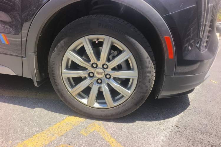 Used Cadillac XT4 2020 28T Two-Wheel-Drive Leading Version Right Front Wheel Hub