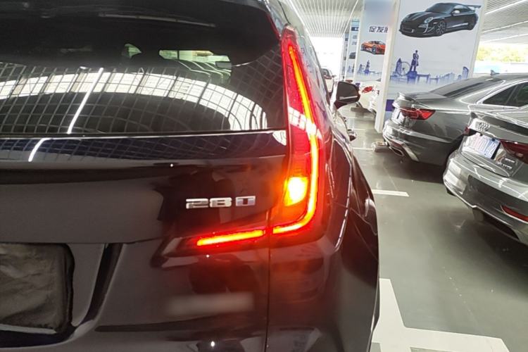 Used Cadillac XT4 2020 Revised Version 28T Two-Wheel Drive Leading Edition Right Rear Taillight