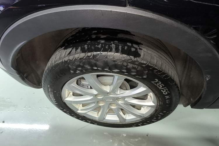 Used Cadillac XT4 2020 Revised Version 28T Two-Wheel Drive Tech Edition Right Rear Wheel Hub
