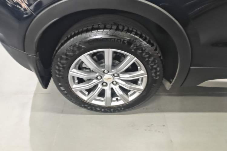Used Cadillac XT4 2020 28T Two-Wheel-Drive Leading Version Right Rear Wheel Hub