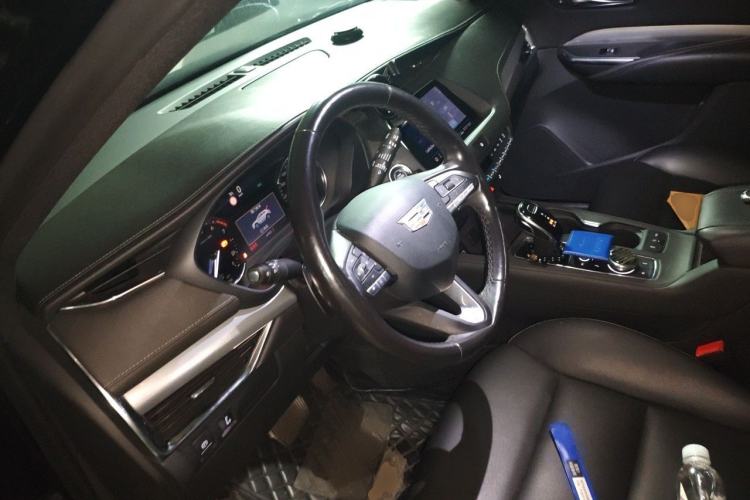 Used Cadillac XT4 2020 28T Two-Wheel-Drive Leading Version Steering Wheel