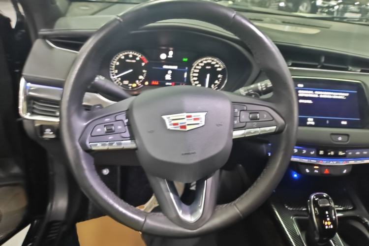 Used Cadillac XT4 2020 28T Two-Wheel-Drive Leading Version Steering Wheel