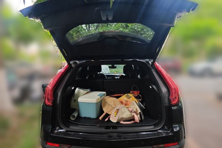 Used Cadillac XT4 2020 Revised Version 28T Two-Wheel Drive Luxury Edition Trunk