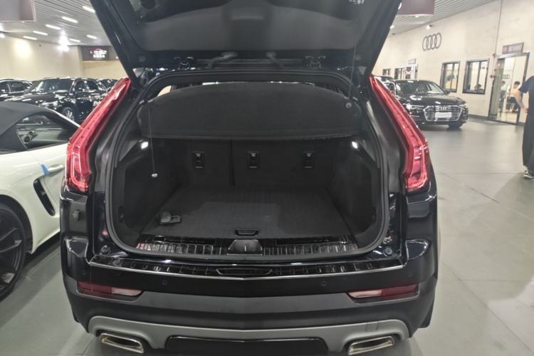 Used Cadillac XT4 2020 28T Two-Wheel-Drive Leading Version Trunk