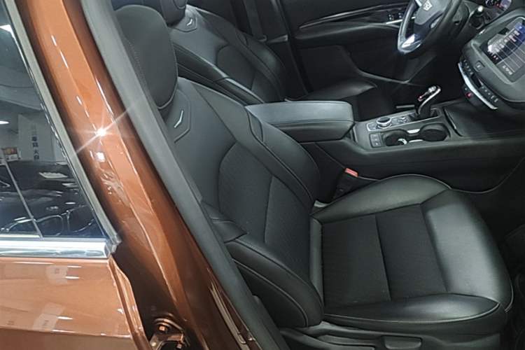 Used Cadillac XT4 2020 Revised Version 28T Two-Wheel Drive Tech Edition Right Front Seat