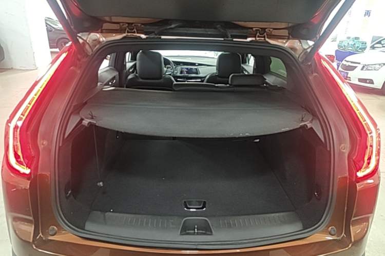 Used Cadillac XT4 2020 Revised Version 28T Two-Wheel Drive Tech Edition Trunk