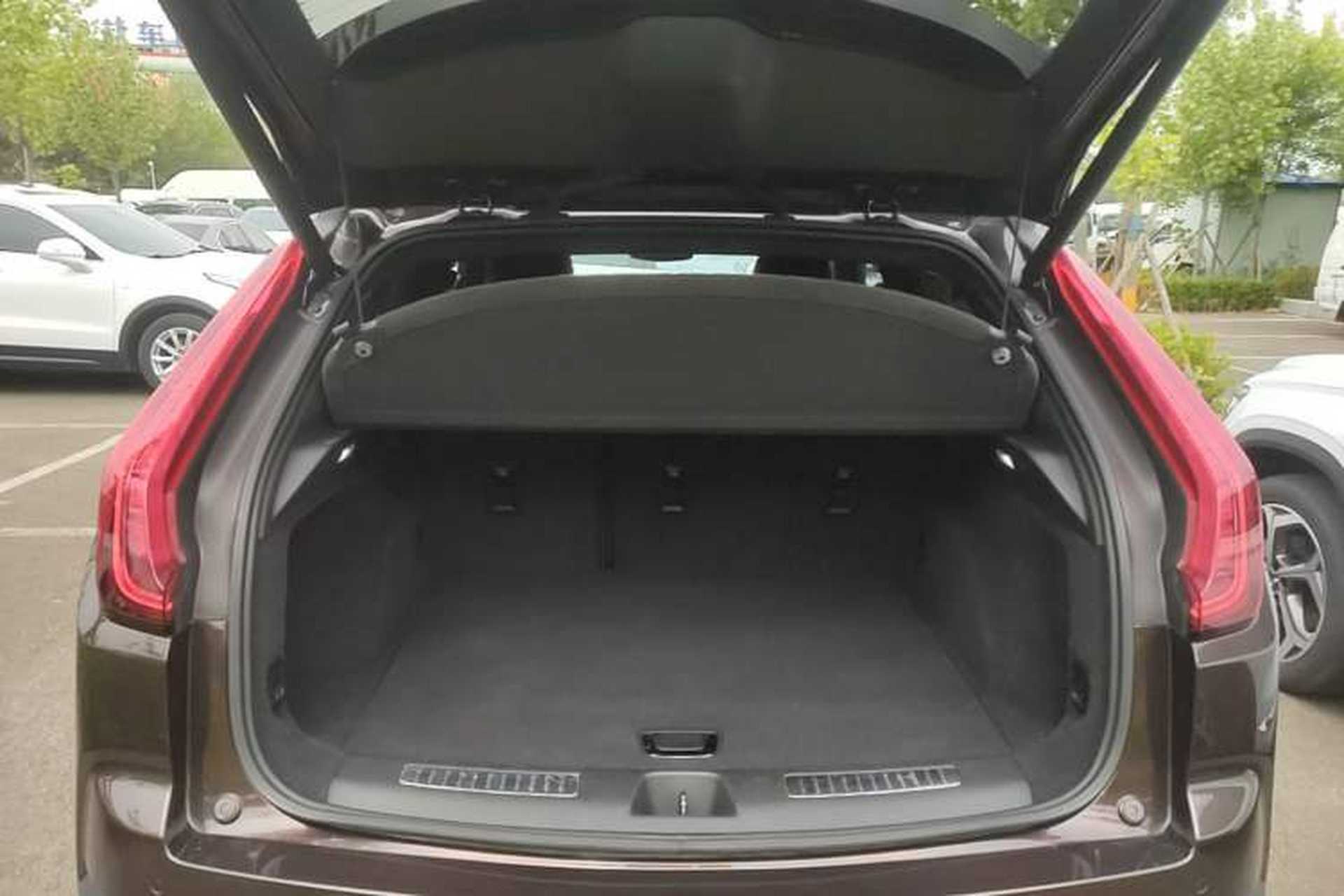 Used Cadillac XT4 2020 Revised Version 28T Two-Wheel Drive Leading Edition Trunk