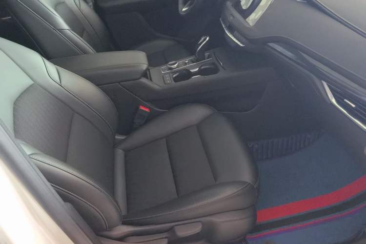 Used Cadillac XT4 2020 Revised Version 28T Two-Wheel Drive Tech Edition Interior 5