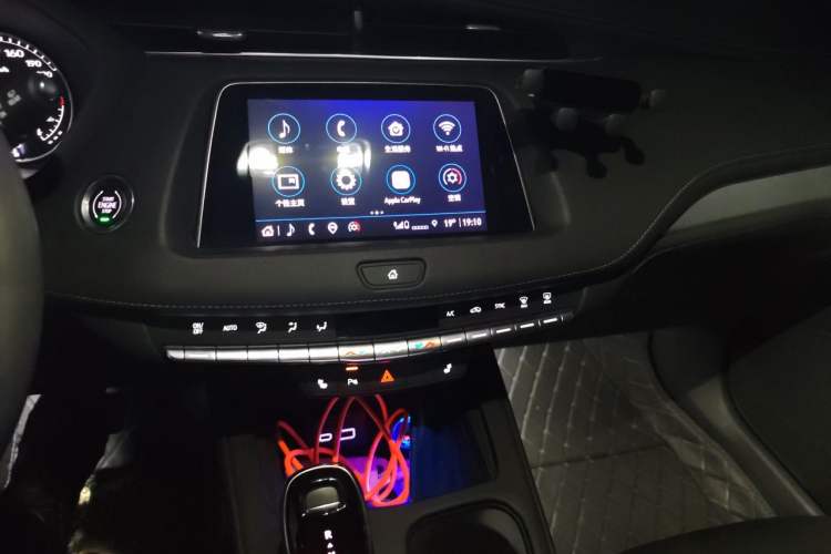 Used Cadillac XT4 2020 28T Two-Wheel-Drive Leading Version Audio And AC Panel
