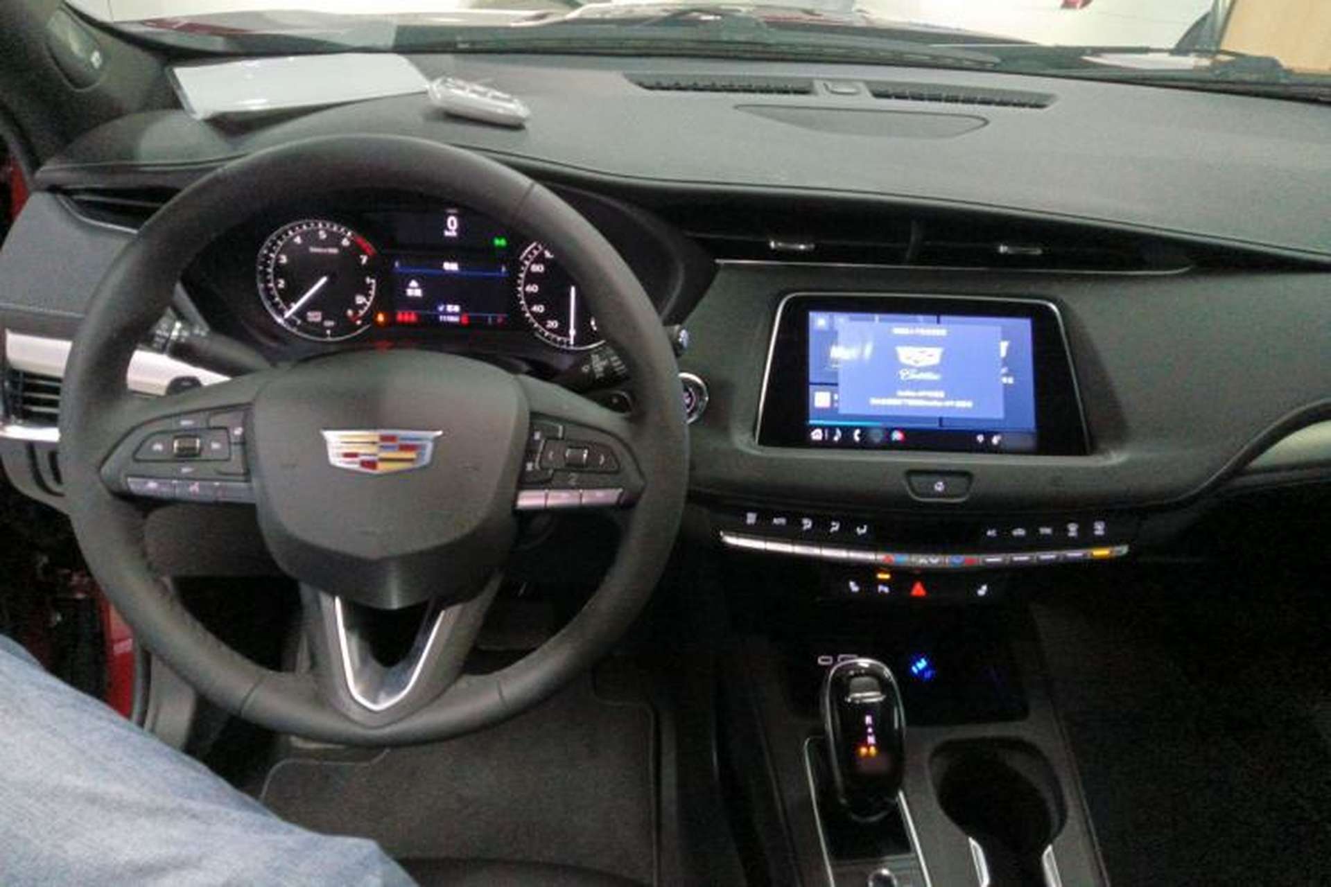 Used Cadillac XT4 2020 Revised Version 28T Two-Wheel Drive Leading Edition Center Console
