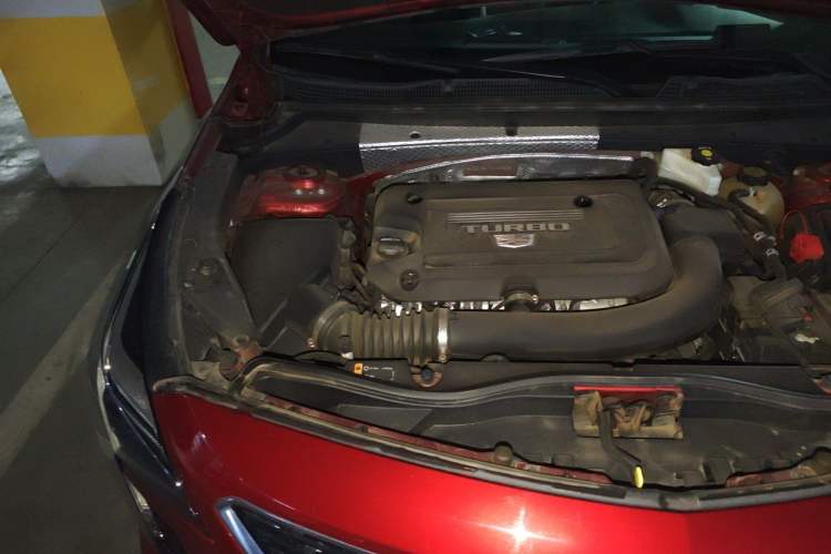 Used Cadillac XT4 2020 28T Two-Wheel-Drive Leading Version Engine Bay Right