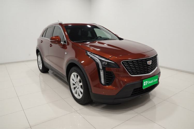 Used Cadillac XT4 2020 Revised Version 28T Two-Wheel Drive Tech Edition Front Right 45 Deg