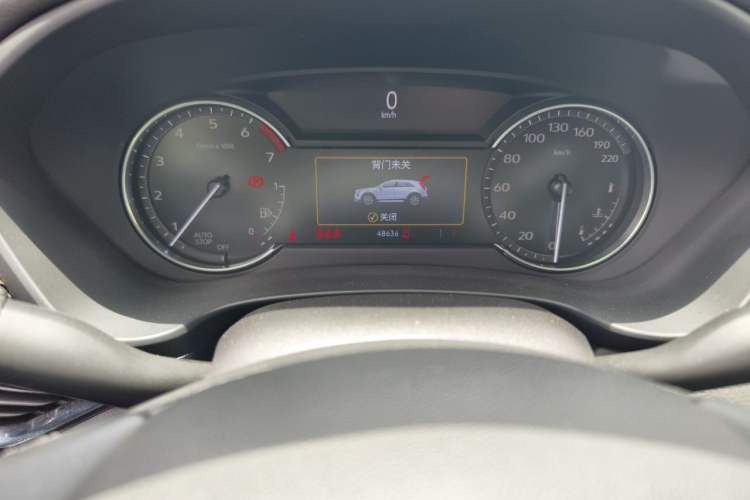 Used Cadillac XT4 2020 Revised Version 28T Two-Wheel Drive Tech Edition Odometer Close Up