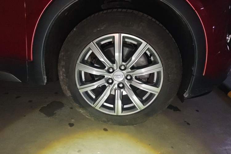 Used Cadillac XT4 2020 28T Two-Wheel-Drive Leading Version Right Front Wheel Hub