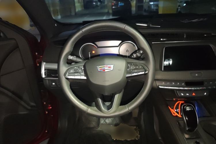 Used Cadillac XT4 2020 28T Two-Wheel-Drive Leading Version Steering Wheel