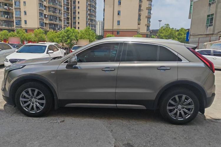 Used Cadillac XT4 2020 28T Two-Wheel-Drive Leading Version Exterior 3