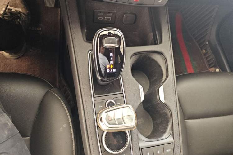 Used Cadillac XT4 2020 Revised Version 28T Two-Wheel Drive Leading Edition Gear Lever