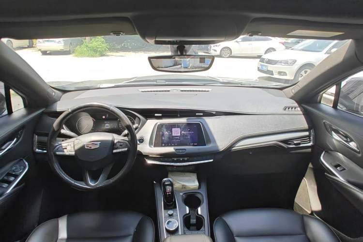 Used Cadillac XT4 2020 28T Two-Wheel-Drive Leading Version Interior 1