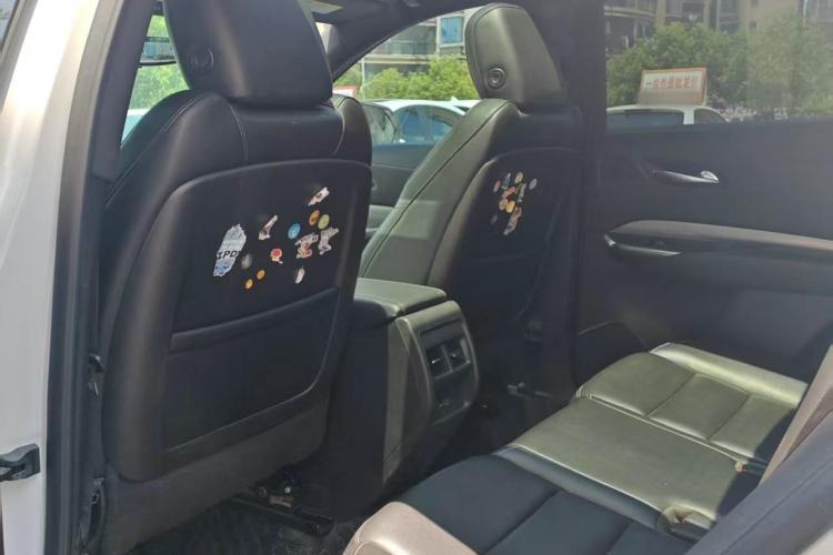 Used Cadillac XT4 2020 28T Two-Wheel-Drive Leading Version Interior 3