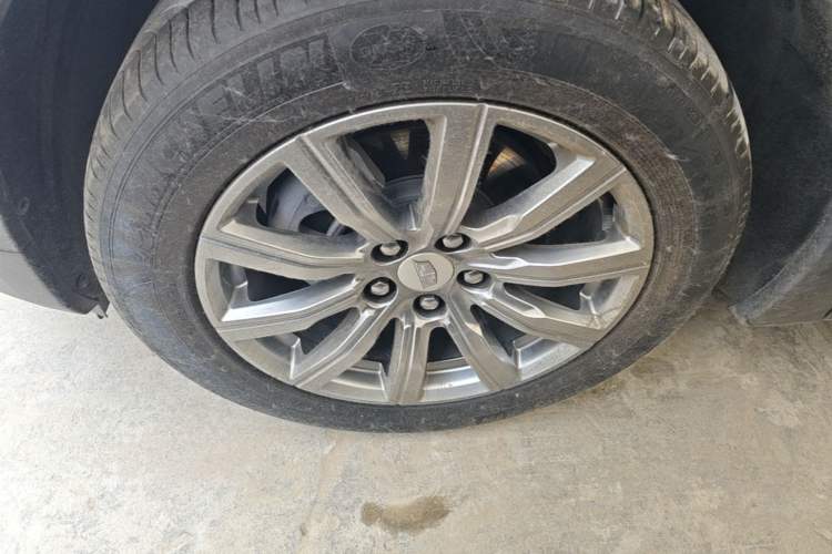 Used Cadillac XT4 2020 Revised Version 28T Two-Wheel Drive Leading Edition Left Front Wheel Hub