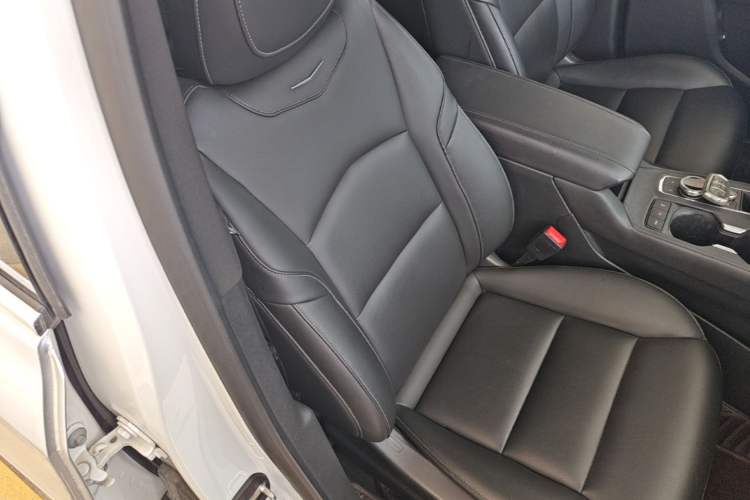 Used Cadillac XT4 2020 Revised Version 28T Two-Wheel Drive Leading Edition Right Front Seat