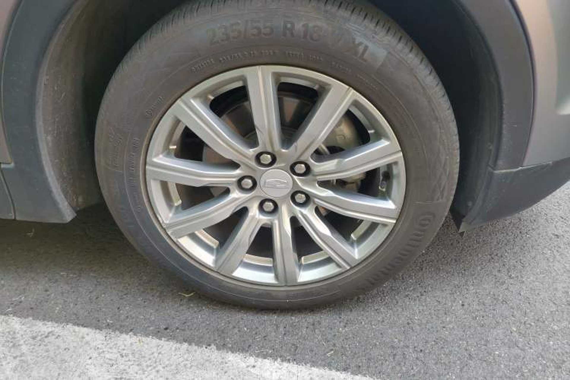 Used Cadillac XT4 2020 28T Two-Wheel-Drive Leading Version Right Front Wheel Hub