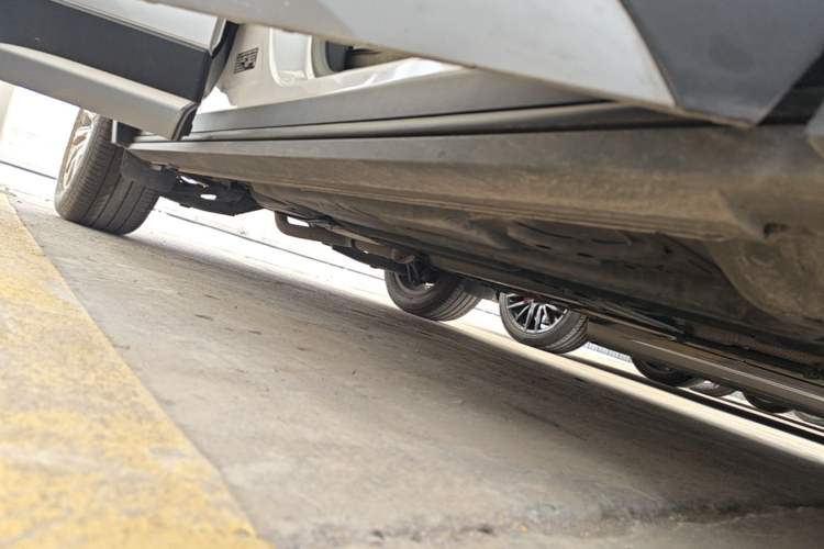 Used Cadillac XT4 2020 Revised Version 28T Two-Wheel Drive Leading Edition Right Side Sill