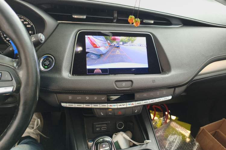 Used Cadillac XT4 2020 28T Two-Wheel-Drive Leading Version Audio And AC Panel