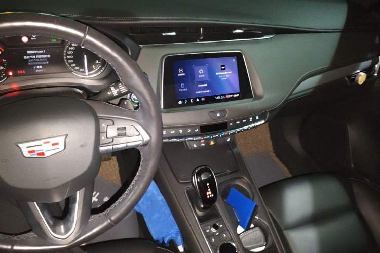 Used Cadillac XT4 2020 28T Two-Wheel-Drive Leading Version Audio And AC Panel
