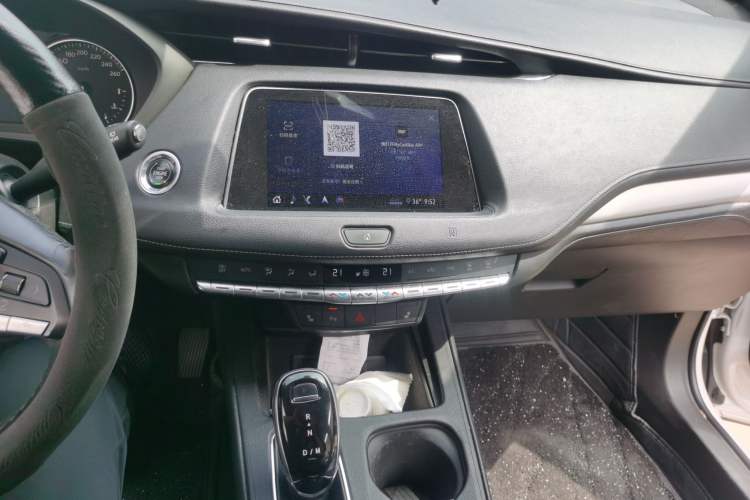 Used Cadillac XT4 2020 28T Two-Wheel-Drive Luxury Version Audio And AC Panel