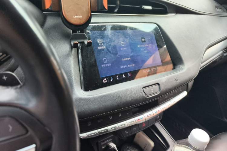 Used Cadillac XT4 2020 28T Two-Wheel-Drive Leading Version Audio And AC Panel