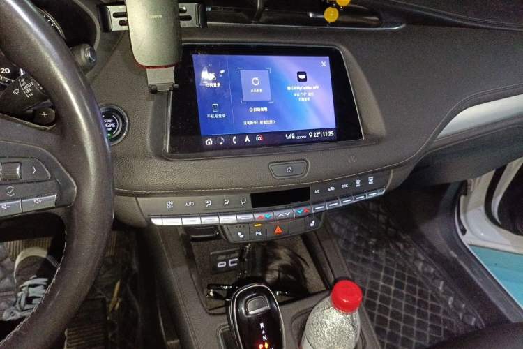 Used Cadillac XT4 2020 28T Two-Wheel-Drive Leading Version Audio And AC Panel