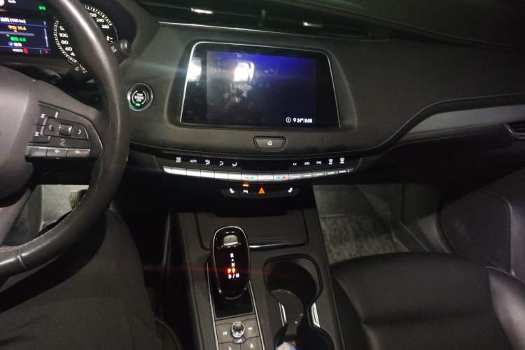 Used Cadillac XT4 2020 28T Two-Wheel-Drive Luxury Version Audio And AC Panel