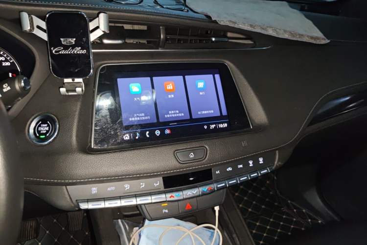 Used Cadillac XT4 2020 Revised Version 28T Two-Wheel Drive Leading Edition Audio And AC Panel