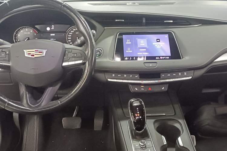 Used Cadillac XT4 2020 28T Two-Wheel-Drive Leading Version Audio And AC Panel
