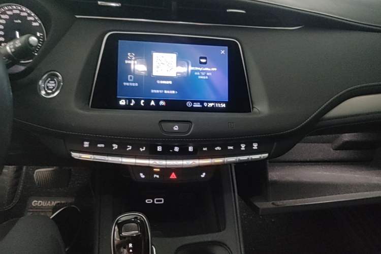 Used Cadillac XT4 2020 28T Two-Wheel-Drive Leading Version Audio And AC Panel