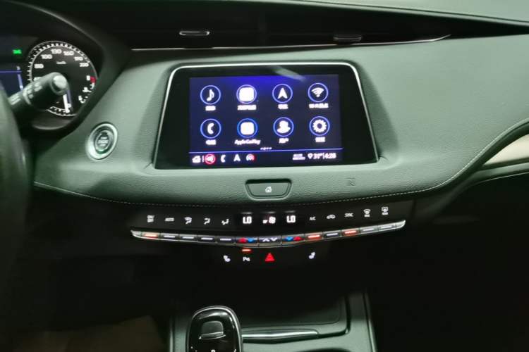 Used Cadillac XT4 2020 Revised Version 28T Two-Wheel Drive Leading Edition Audio And AC Panel