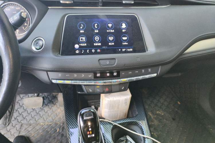 Used Cadillac XT4 2020 28T Two-Wheel-Drive Luxury Version Audio And AC Panel