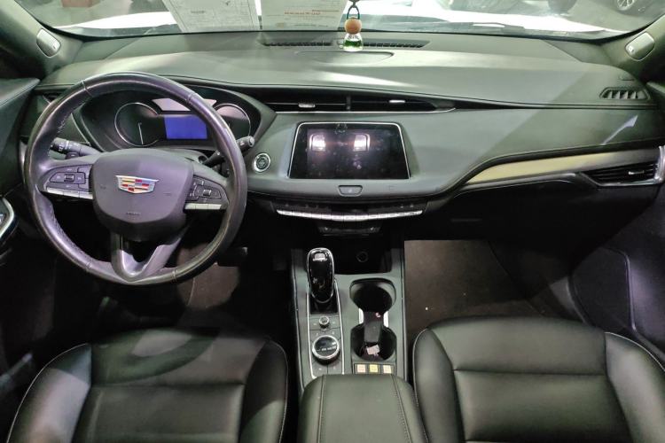 Used Cadillac XT4 2020 28T Two-Wheel-Drive Leading Version Center Console