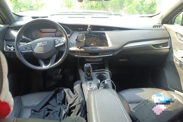Used Cadillac XT4 2020 28T Two-Wheel-Drive Leading Version Center Console