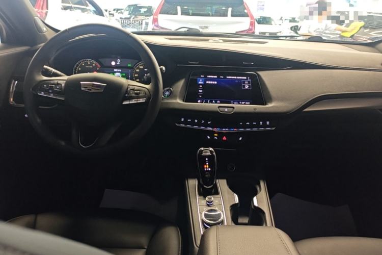 Used Cadillac XT4 2020 Revised Version 28T Two-Wheel Drive Leading Edition Center Console