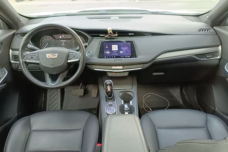 Used Cadillac XT4 2020 28T Two-Wheel-Drive Leading Version Center Console