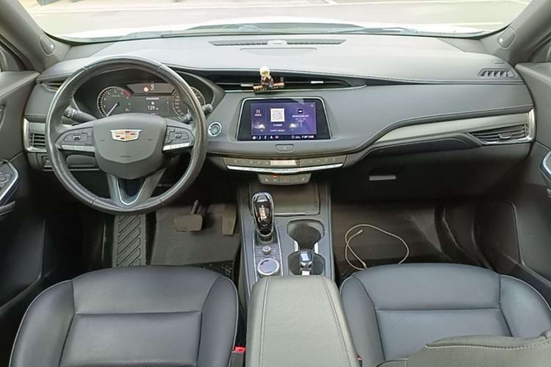 Used Cadillac XT4 2020 28T Two-Wheel-Drive Leading Version Center Console