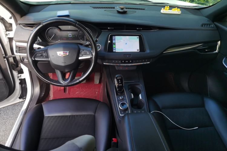 Used Cadillac XT4 2020 Revised Version 28T Two-Wheel Drive Tech Edition Center Console