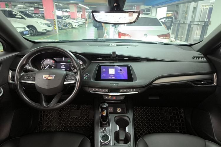 Used Cadillac XT4 2020 Revised Version 28T Two-Wheel Drive Luxury Edition Center Console