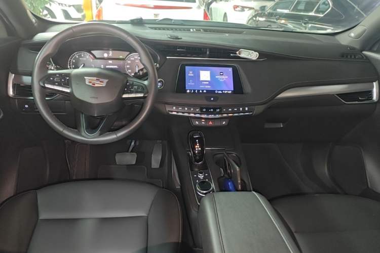 Used Cadillac XT4 2020 Revised Version 28T Two-Wheel Drive Leading Edition Center Console