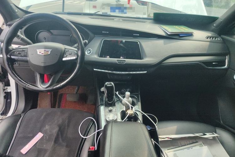 Used Cadillac XT4 2020 28T Two-Wheel-Drive Leading Version Center Console