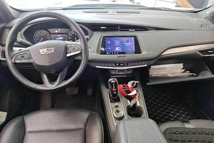 Used Cadillac XT4 2020 Revised Version 28T Two-Wheel Drive Leading Edition Center Console