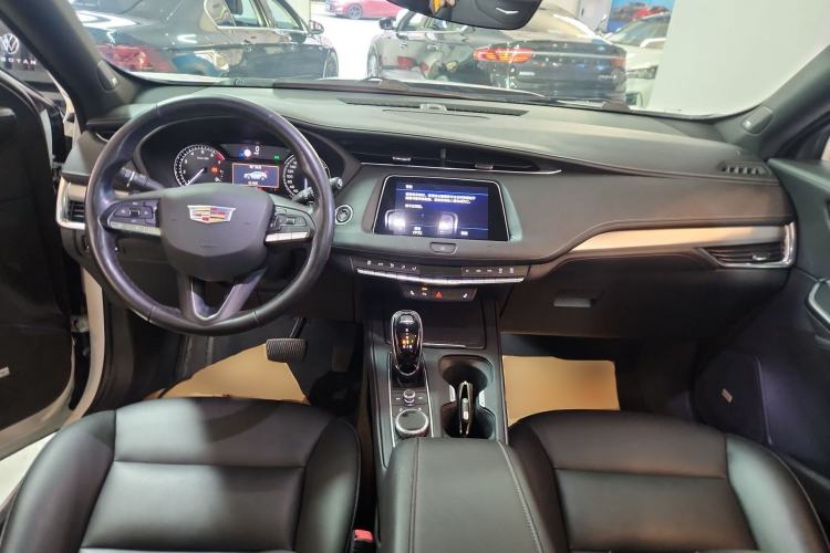 Used Cadillac XT4 2020 28T Two-Wheel-Drive Leading Version Center Console