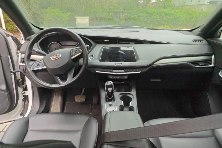 Used Cadillac XT4 2020 28T Two-Wheel-Drive Leading Version Center Console